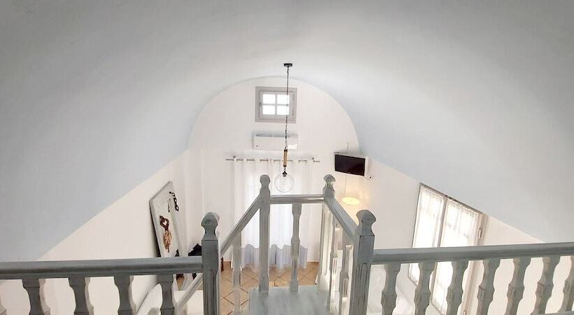 هتل Santorini Mesotopos