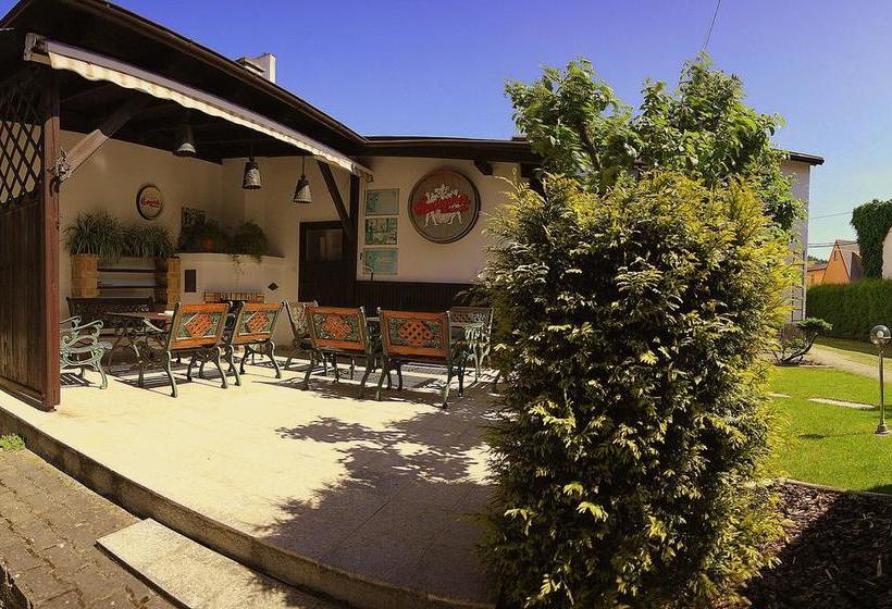 هتل Penzion Speedway