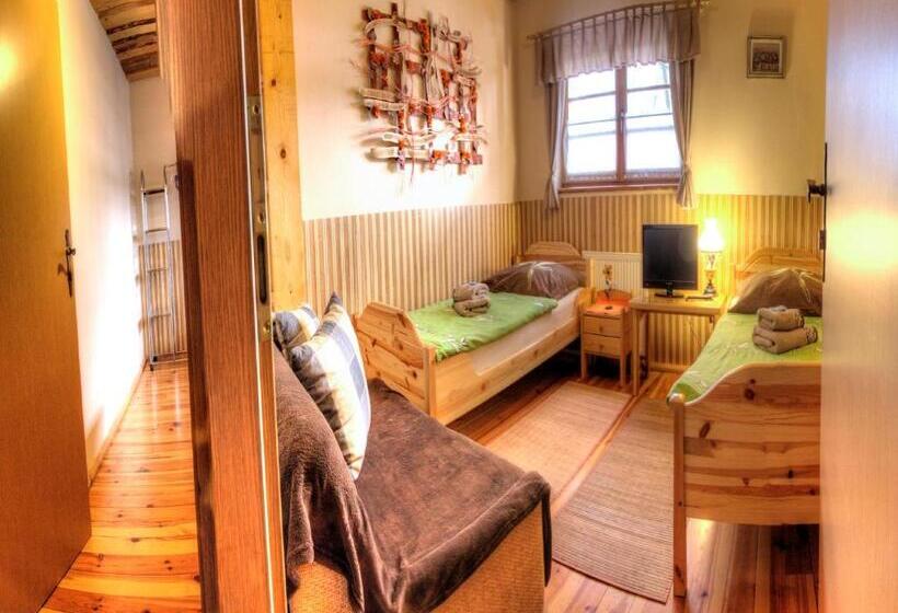 هتل Steak Restaurant Penzion Country Saloon