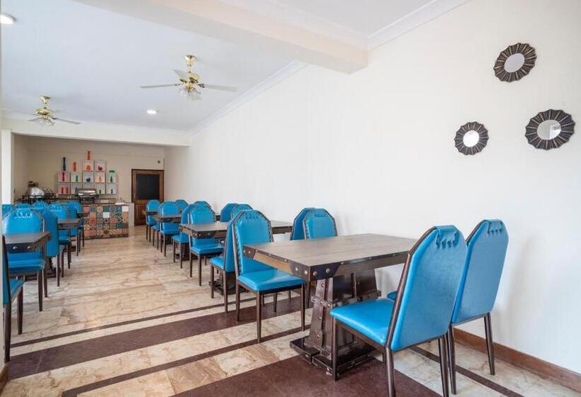 호텔 Stone Wood Riverfront Resort, Siolim