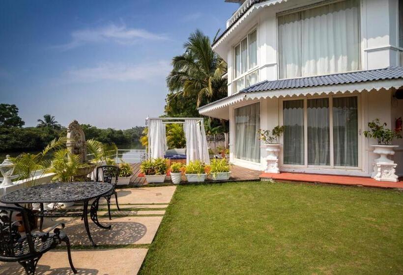 호텔 Stone Wood Riverfront Resort, Siolim