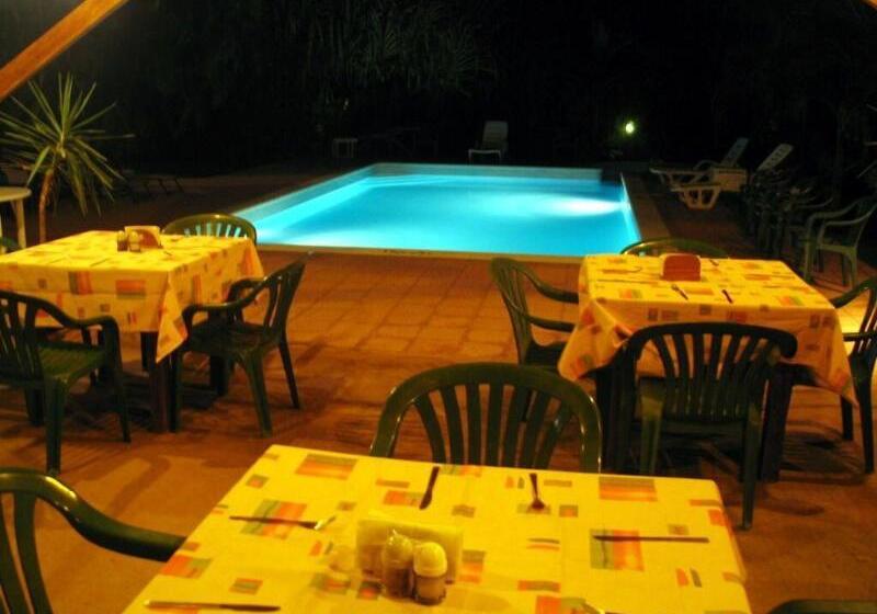 هتل Villa Del Sol