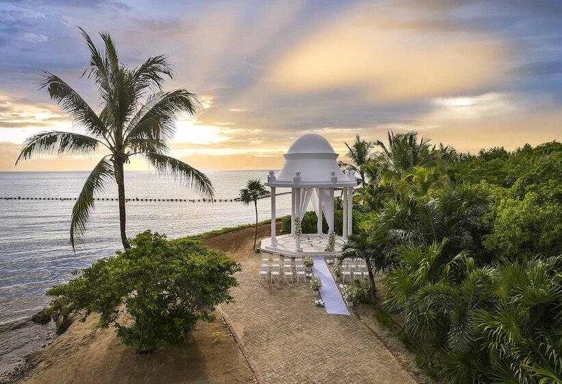 Family Selection at Grand Palladium Kantenah Resort & Spa - All Inclusive