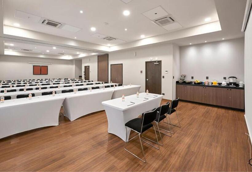 هتل City Express Suites By Marriott Silao Aeropuerto