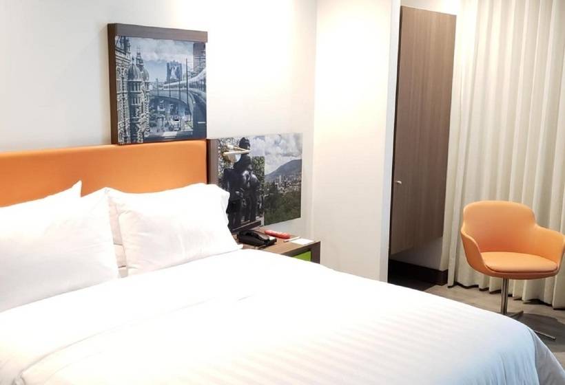 هتل Hampton By Hilton Medellin