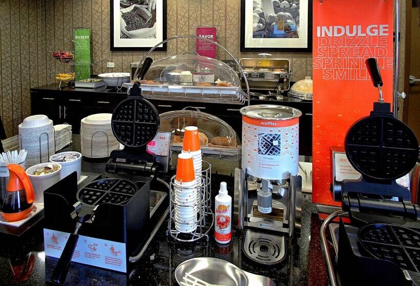 فندق Hampton Inn & Suites Moore