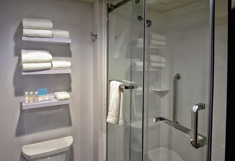 فندق Hampton Inn & Suites Moore