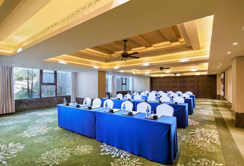 فندق Hilton Sanqingshan Resort