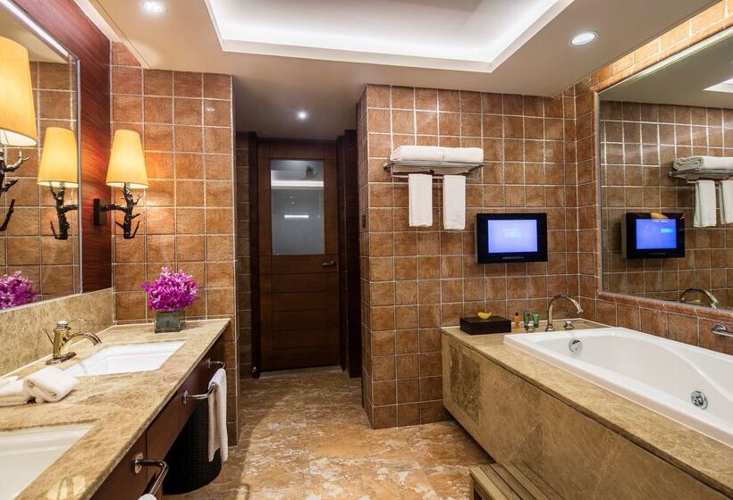 فندق Hilton Sanqingshan Resort