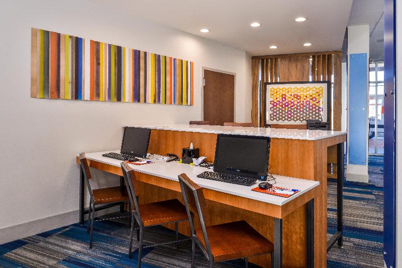 בית מלון כפרי Holiday Inn Express & Suites   Van Horn, An Ihg