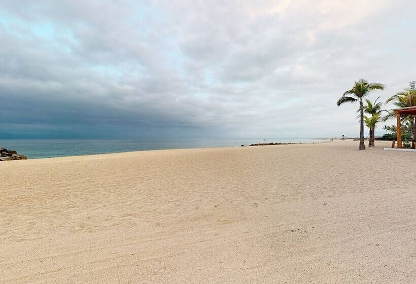 בית מלון כפרי Park Royal Homestay Los Tules