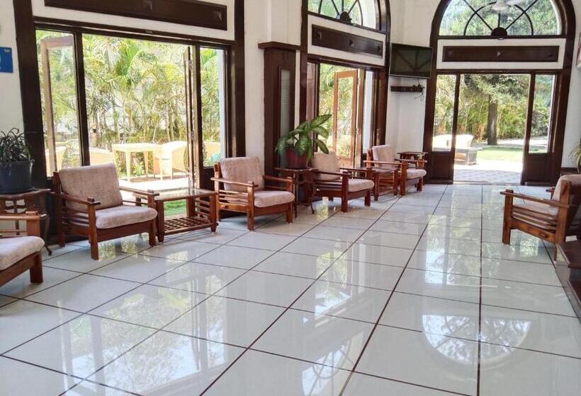 فندق Sunset Beach Resort