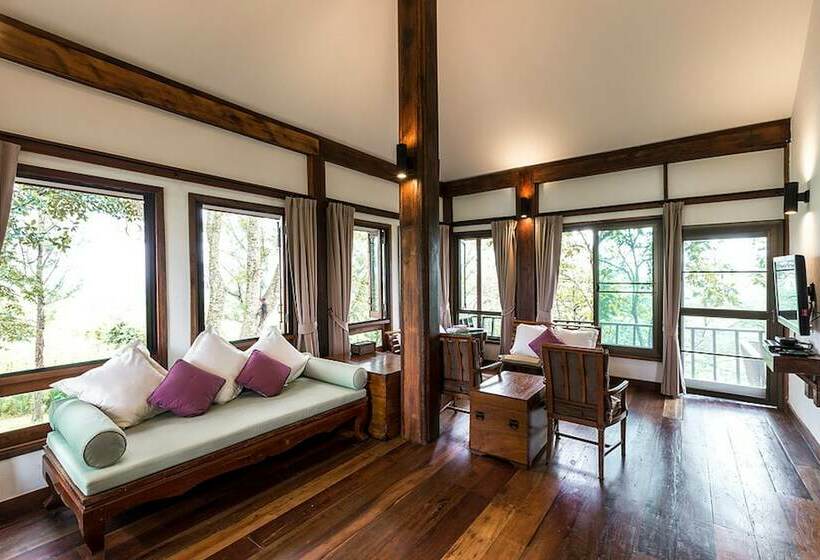 استراحتگاه Village Farm & Winery