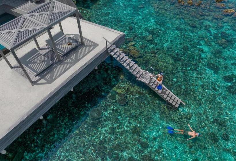 The St. Regis Maldives Vommuli Resort