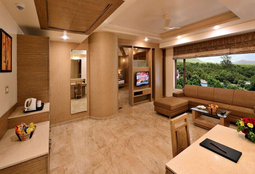 فندق Sarovar Portico Sasangir