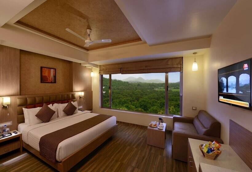 فندق Sarovar Portico Sasangir