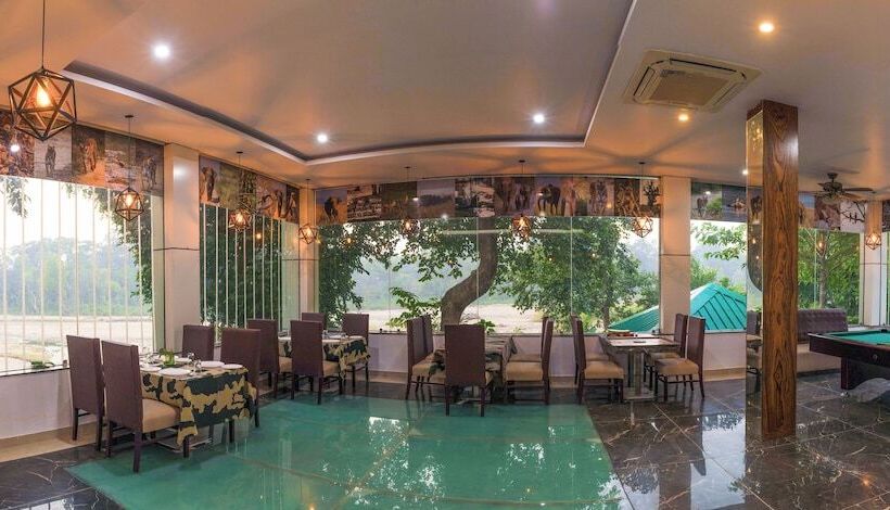 فندق Srina Forest Roar