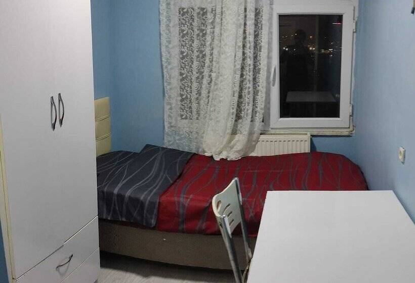 اقامتگاه Golden Halich Hostel