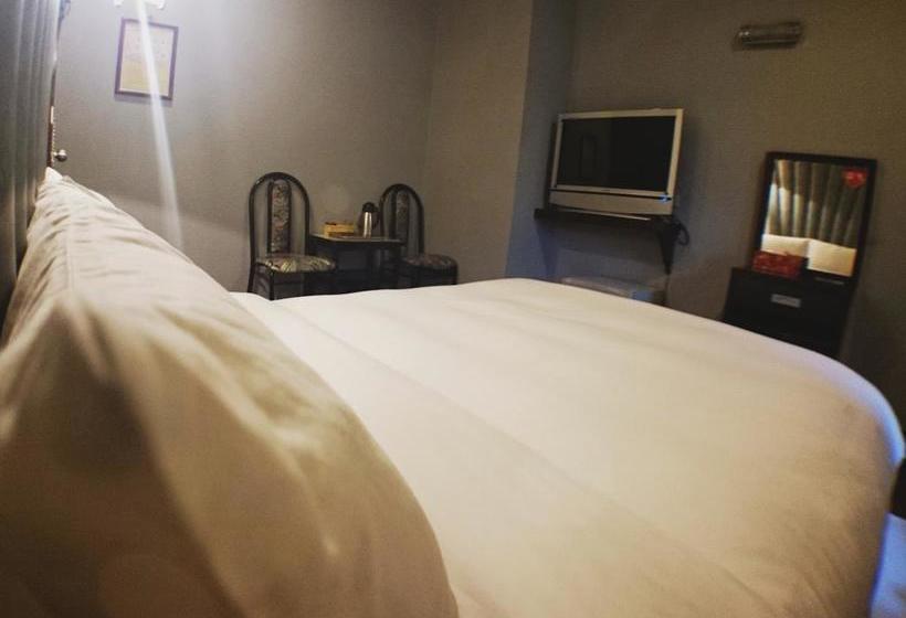 تختخواب و صبحانه Fu Chia