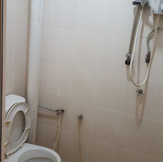 בית מלון כפרי Ferringhi Heritage Budget