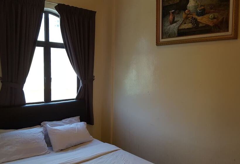 בית מלון כפרי Ferringhi Heritage Budget