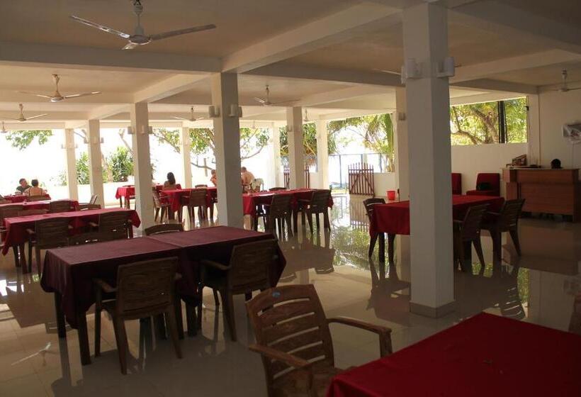 Hotel Paradise Beach Resort & Diving School