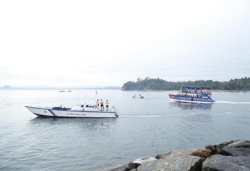 Hotel Paradise Beach Resort & Diving School