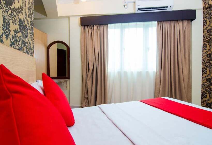 OYO 528 Sea Princess Hotel