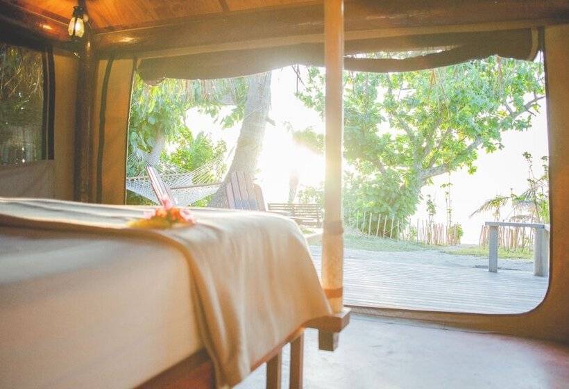 Barefoot Manta Island Resort