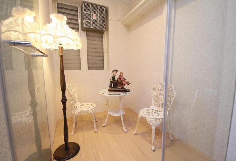 تختخواب و صبحانه Avica Homestay