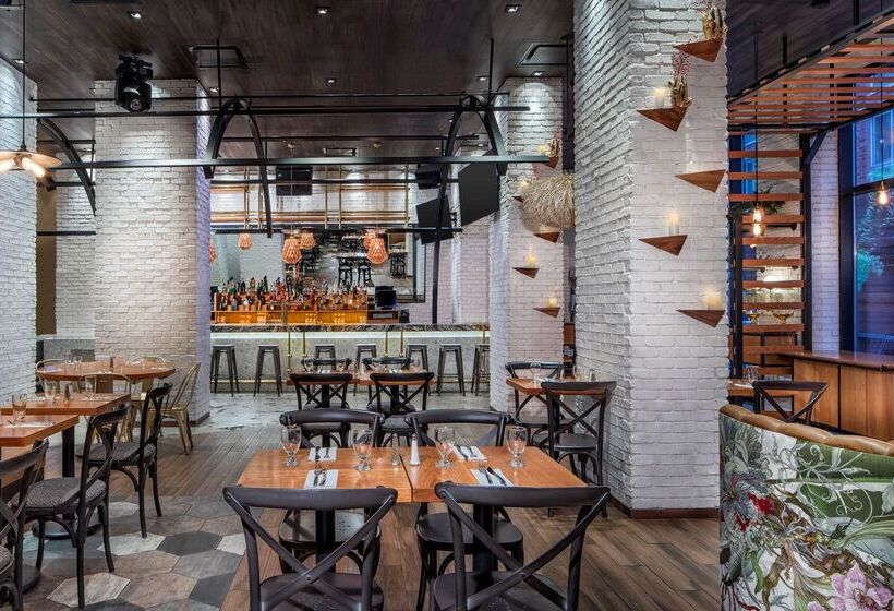 호텔 Doubletree By Hilton  New York Times Square West