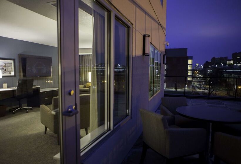 هتل Hilton Garden Inn Minneapolis University Area