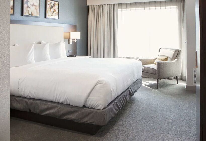 هتل Hilton Garden Inn Minneapolis University Area