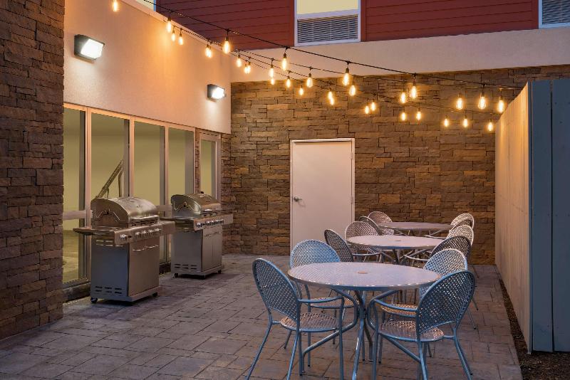هتل Home2 Suites By Hilton Roanoke, Va