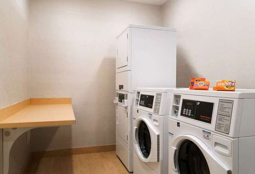 هتل Home2 Suites By Hilton Roanoke, Va