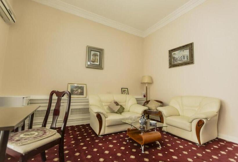 فندق Konstantin