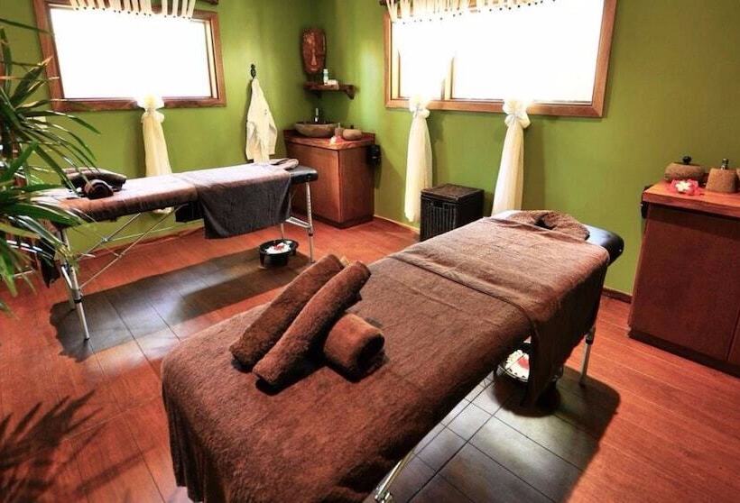 هتل Paradise Cove Resort