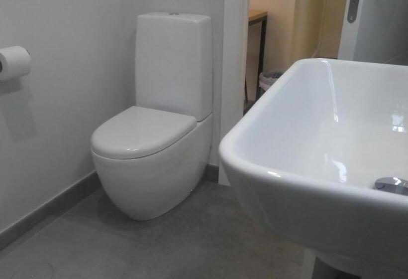 هتل Plaza Pombo B&b   Hostal