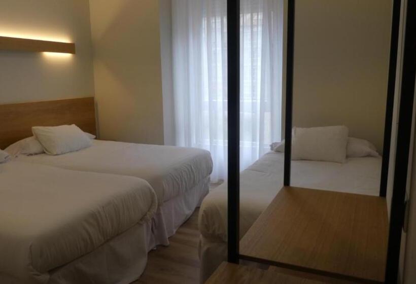 هتل Plaza Pombo B&b   Hostal
