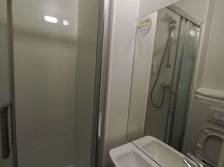 Hotel Premiere Classe Evry Sud Mennecy