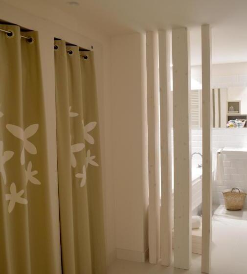 هتل Tarongeta   Adults Only