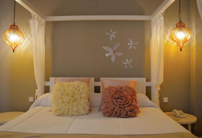 هتل Tarongeta   Adults Only