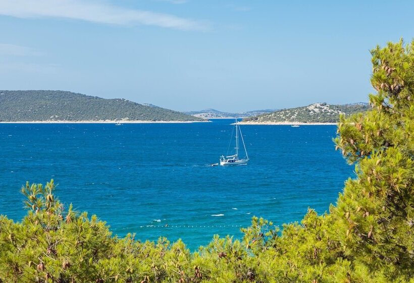 هتل Villas Arausana & Antonina