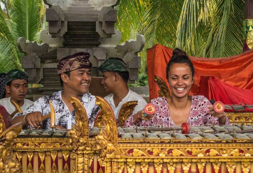 هتل Visesa Ubud Resort