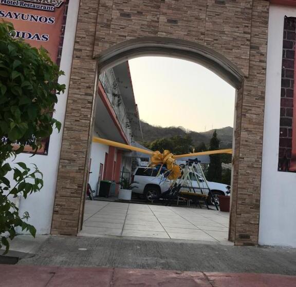 فندق Casa Del Rey!!