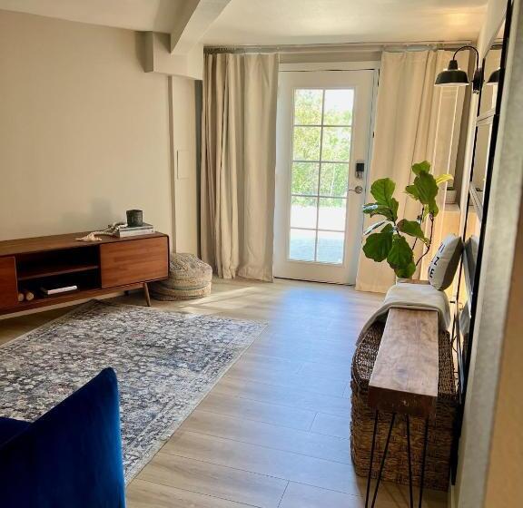 پانسیون New Modern Apt W/pool & Hot Tub In Nature