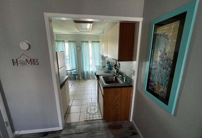 Surfside Suites