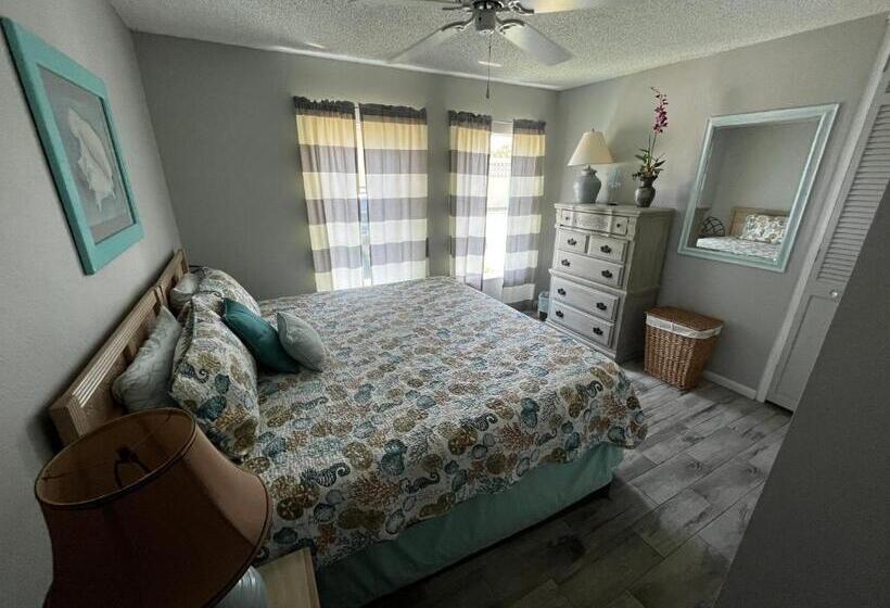 Surfside Suites