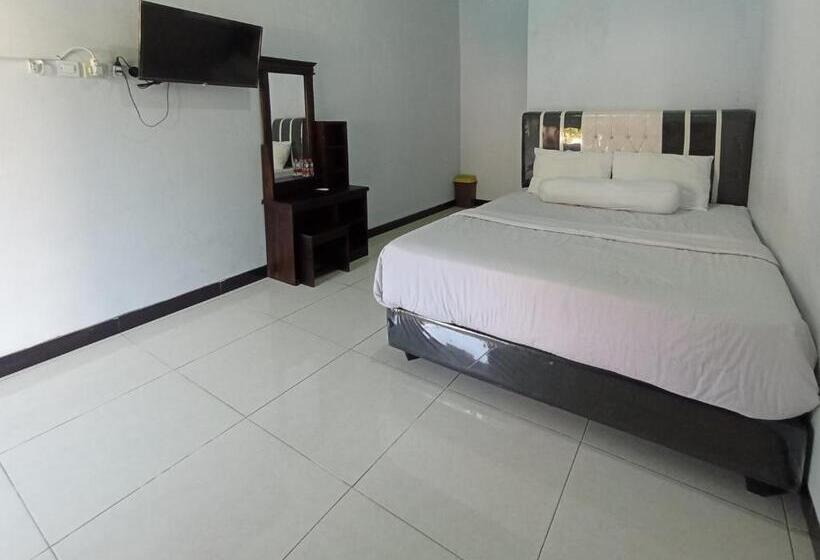 בית מלון כפרי Surya Abadi Homestay Syariah Redpartner