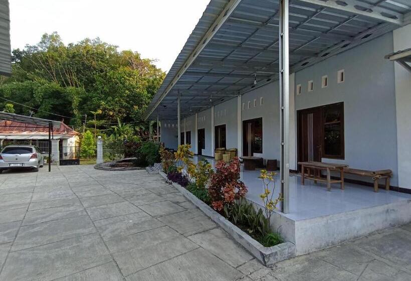 בית מלון כפרי Surya Abadi Homestay Syariah Redpartner